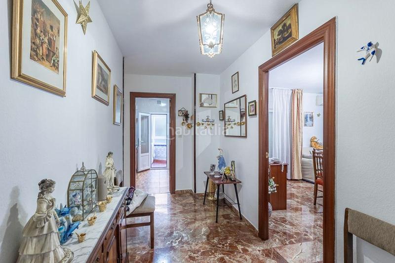 Foto 8d584256-ca7a-42b2-8d43-f8b82e070fd1. Piso en el barrio de angustias, al noroeste de la ciudad y perteneciente al distrito de la chana, ponemos a tu disposición este exclusi en Granada