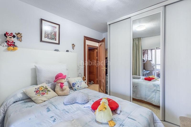 Foto c88e91c3-31f9-4ef1-89a8-8a721ee13140. Piso en el barrio de angustias, al noroeste de la ciudad y perteneciente al distrito de la chana, ponemos a tu disposición este exclusi en Granada