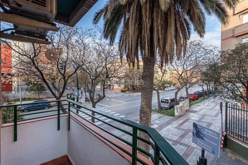 Foto c8cc4b37-73a9-4012-860b-afb626cdc02a. Piso en el barrio de angustias, al noroeste de la ciudad y perteneciente al distrito de la chana, ponemos a tu disposición este exclusi en Granada