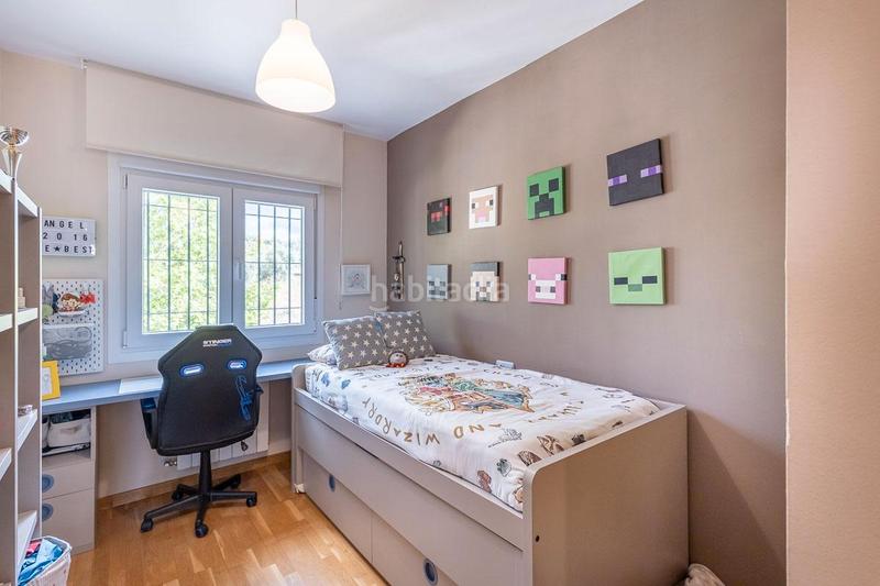 Foto 005c885f-17b7-43e6-81e7-c593746c5e43. Chalet te presentamos tu futuro hogar en uno de los residenciales más conocidos de toda la ciudad de granada. situada a menos de de 10 m en Albolote