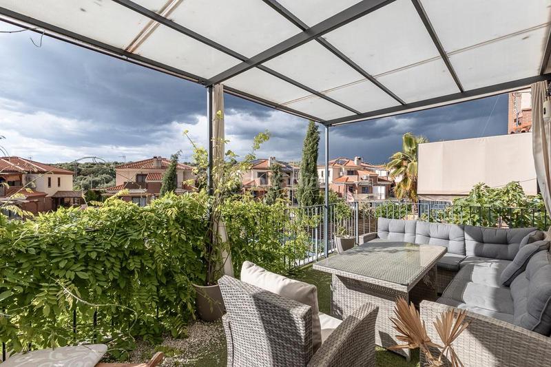 Foto e6979fb9-2305-401c-81d1-414020f50d62. Chalet te presentamos tu futuro hogar en uno de los residenciales más conocidos de toda la ciudad de granada. situada a menos de de 10 m en Albolote
