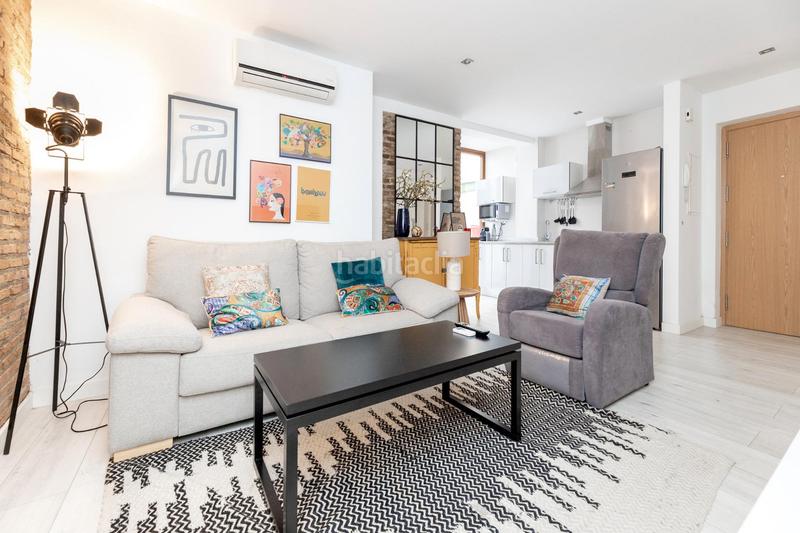 Foto 5e00db65-a252-4fe5-9dc0-6de1374baac0. Piso vivienda en el corazón . calle casi peatonal, muy tranquila. completamente reformado con calidades altas. climatizadas t en Granada