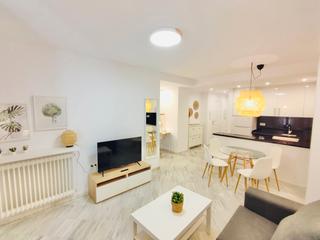 Lloguer Pis  Calle gracia. Disponibilidad inmediata  dispone de dos dormitorios en pleno ce