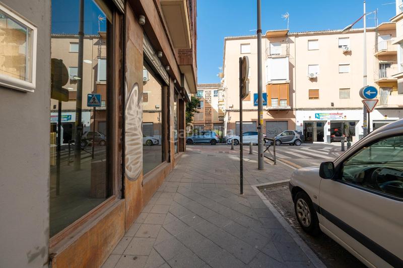 Foto 9c0adc82-1c67-49b7-9ee6-6c2e50897be5. Local comercial magnifico local en esquina en el barrio de los Pajaritos, junto caleta y estación ave, totalmente instalado. dispone de aire acond en Granada