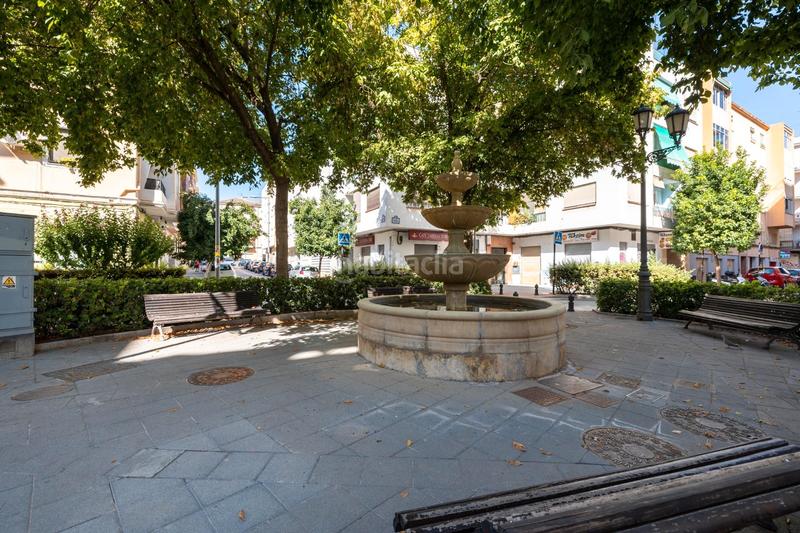 Foto 9d7af6d3-222d-4266-80b5-0c13ebd3d950. Local comercial magnifico local en esquina en el barrio de los Pajaritos, junto caleta y estación ave, totalmente instalado. dispone de aire acond en Granada
