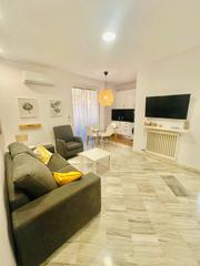 Lloguer Pis  Calle gracia. Disponibilidad inmediata dispone de dos dormitorios en pleno cen