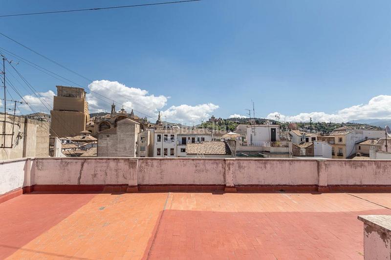 Foto 5525263d-16ff-448d-b0fc-f427e5b9425c. Piso ¿buscas un hogar totalmente reformado con estilo y ubicación inmejorable? te presentamos esta auténtica joya en el casco histórico en Granada
