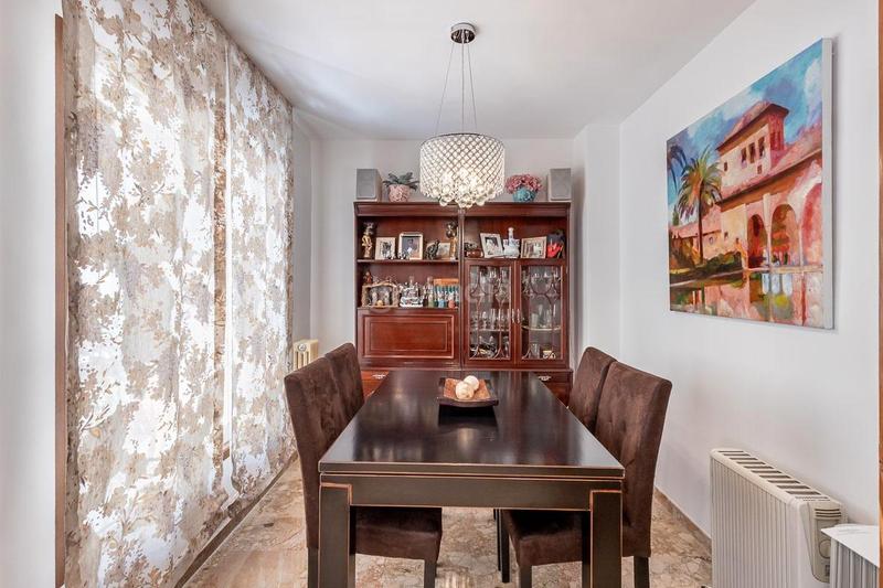 Foto 6e7da619-23ab-4091-9c7a-5e463f8372fa. Piso ¿buscas un hogar totalmente reformado con estilo y ubicación inmejorable? te presentamos esta auténtica joya en el casco histórico en Granada