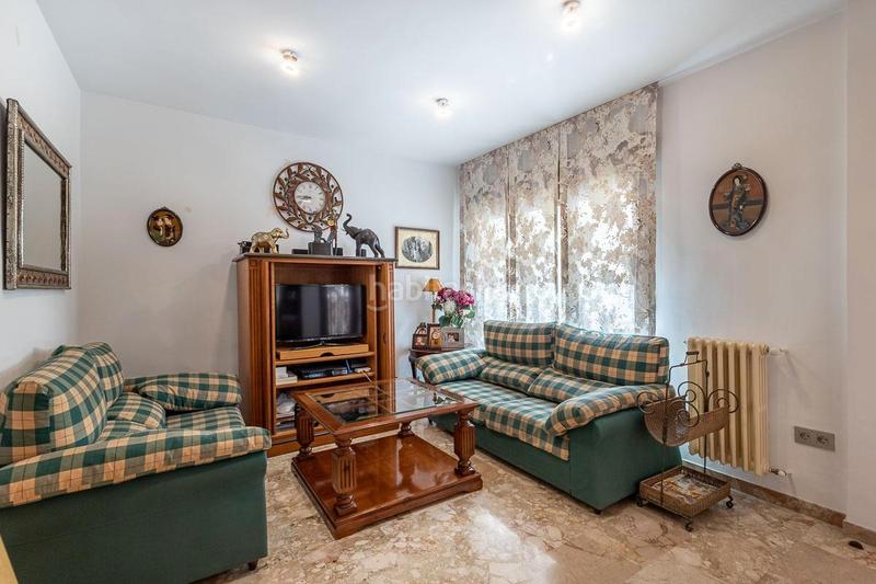 Foto 8c2a3c1f-2f74-4d99-a05d-6a00a23b921b. Piso ¿buscas un hogar totalmente reformado con estilo y ubicación inmejorable? te presentamos esta auténtica joya en el casco histórico en Granada