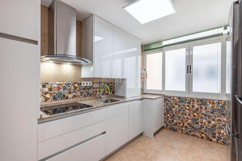 Foto b40f6197-e694-4306-ae4c-6250540c020f. Piso ¿buscas un hogar totalmente reformado con estilo y ubicación inmejorable? te presentamos esta auténtica joya en el casco histórico en Granada