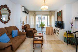 Appartement  Calle alminares del genil. En inmejorable ubicación, a pocos metros de carrera de la virgen