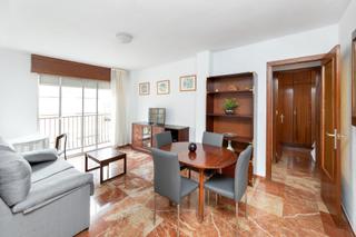 Pis  Calle azhuma. Descubre esta estupenda vivienda situada en una de las zonas más