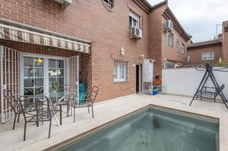 Maison jumelée  Calle periodista eduardo molina fajardo. Ponemos a la venta esta espectacular casa en la mejor zona del b