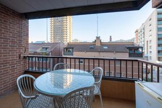 Pis  Avenida de la constitucin. Avenida constitucin, a un paso de triunfo jardn, caleta, renfe