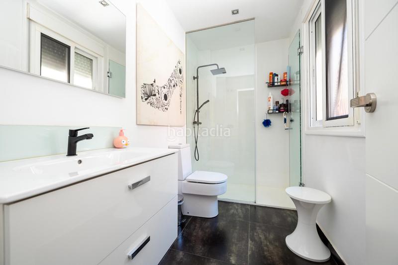 Foto 0efe0e46-85bb-4b27-b159-b1e0b61ee42d. Reihenhaus mit kamin heizung parking pool in Crta. De la Sierra Granada