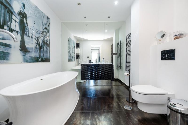 Foto 12e0ee3a-e131-4313-873d-2f363ef05921. Reihenhaus mit kamin heizung parking pool in Crta. De la Sierra Granada