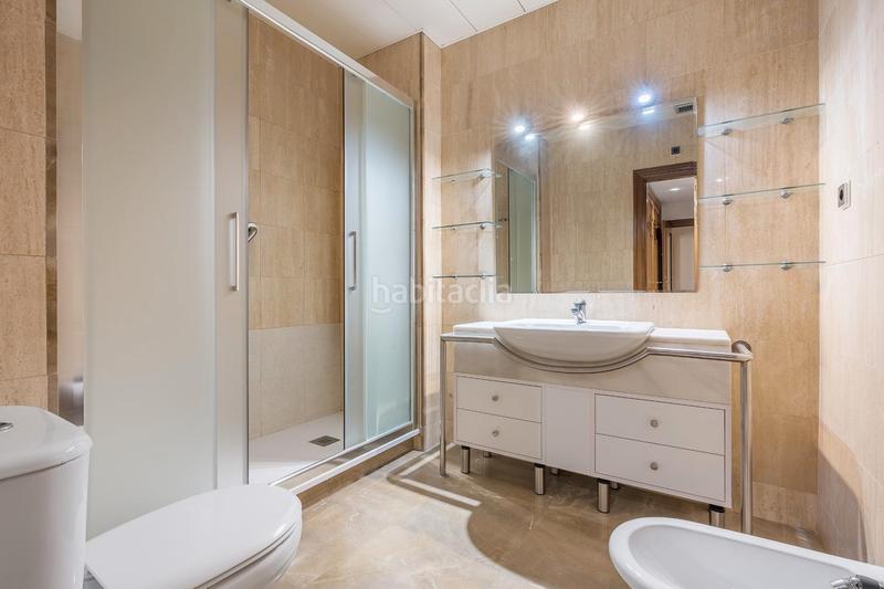 Foto ab6e20e3-8e87-427f-aef9-37ac2e7909b8. Etagenwohnung mit heizung in San Matías - Realejo Granada