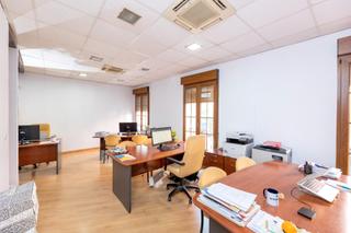 Pis  Calle colcha. Buscas una vivienda con carácter en pleno corazón de granada? te