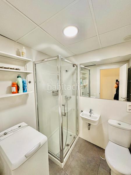 Foto d159a591-95fb-4f0e-8f20-dc4802d8bc22. Alquiler piso disponibilidad inmediata fantastico piso sin muebles en calle recogidas pleno centro , es una quinta planta con ascensor en Granada