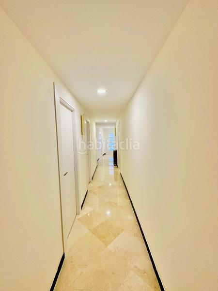 Foto ec112fea-3c92-4a4c-af16-cb55f03481c1. Alquiler piso disponibilidad inmediata fantastico piso sin muebles en calle recogidas pleno centro , es una quinta planta con ascensor en Granada