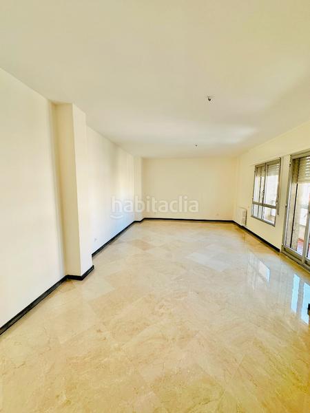 Foto ee983215-59ee-4cea-8a21-3f2b9fbe059a. Alquiler piso disponibilidad inmediata fantastico piso sin muebles en calle recogidas pleno centro , es una quinta planta con ascensor en Granada