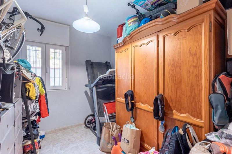 Foto f8b11340-d9e7-4996-953e-8c0ee8096252. Pis amb piscina a Crta. De la Sierra Granada