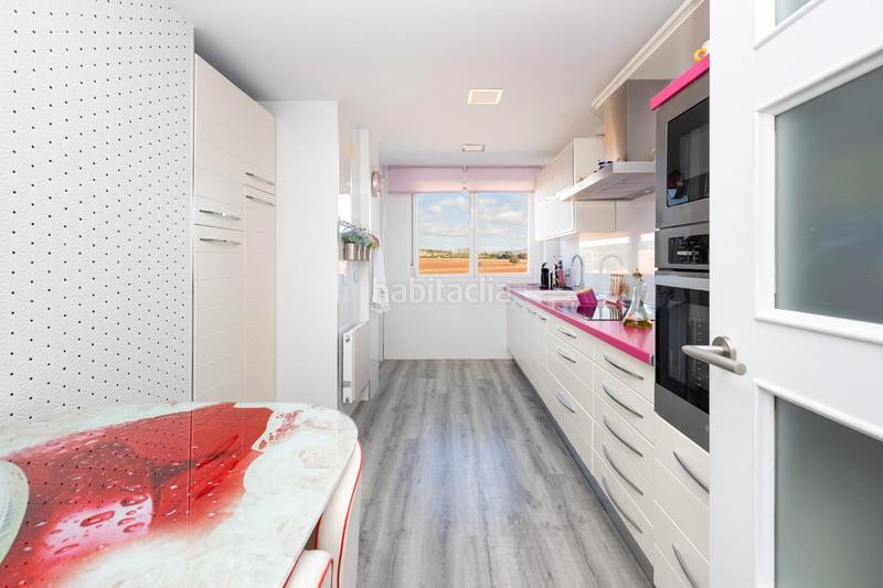 Foto b75d95b8-1844-4bc0-8009-e9ae6d05c8fb. Flat with heating pool in Atarfe