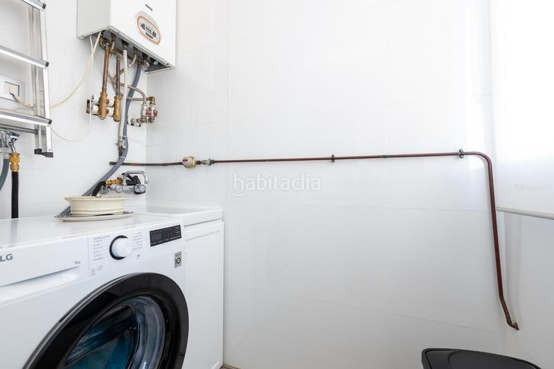 Foto f5e38df7-6de5-4281-9082-f22f2afea71d. Flat with heating pool in Atarfe