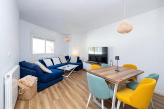 Flat  Calle rauda. Te presentamos este magnífico piso de 125 m² construidos, muy bi