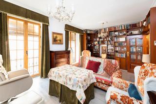 Appartement  Calle elvira. Te presentamos un encantador piso ubicado en plena gran vía, una