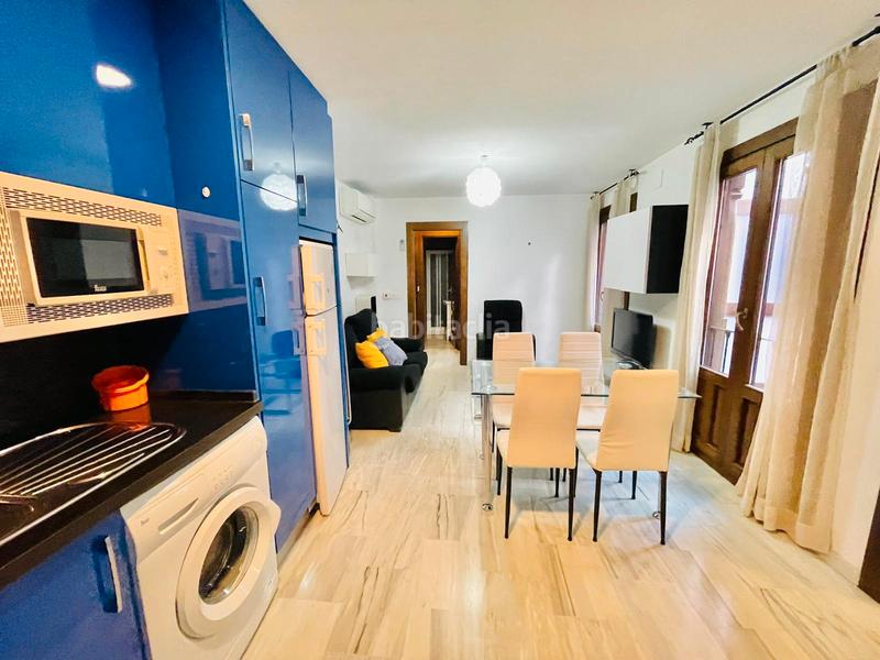 Foto f3ffd8f4-cc1a-451e-ab77-f0d73e6efff5. Rent flat with heating in Centro - Sagrario Granada