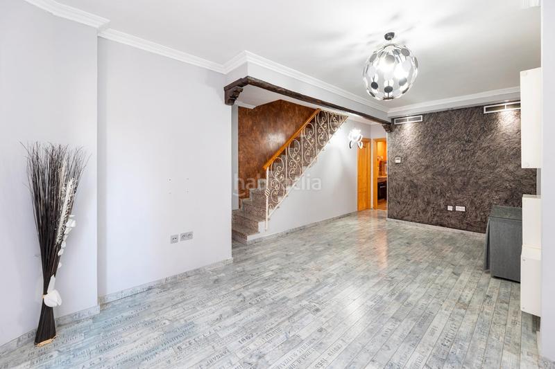 Foto 6a56329b-bb04-4caa-a054-941b92f3edda. Casa a schiera con camino riscaldamento parcheggio in Gabias (Las)