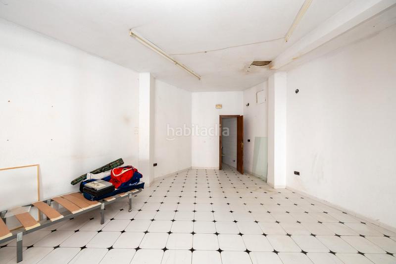 Foto b7900317-ad03-4e18-a0f2-fe91e189d05b. Locale commerciale in Gójar