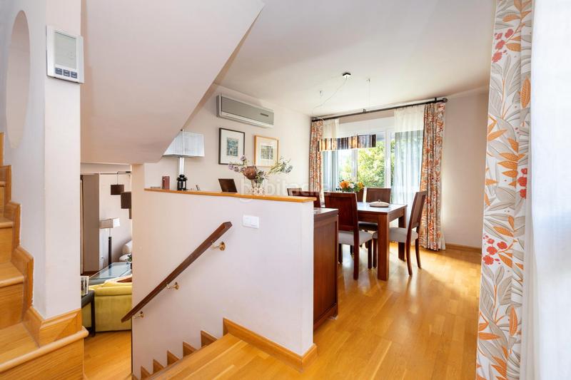 Foto a2106ade-6502-4900-a4e0-dcfeccc84ca8. Xalet amb xemeneia calefacció piscina a Crta. De la Sierra Granada