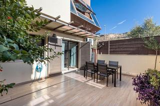 Maison jumelée  Calle lince. Situada a escasos metros de c.c.kinépolis, junto a la autovía y