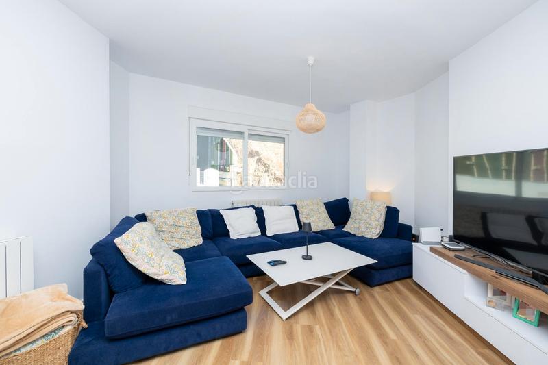 Foto 0bf5fb0c-02f2-401b-ba88-abf4dd47b3d5. Pis amb calefacció a Crta. De la Sierra Granada