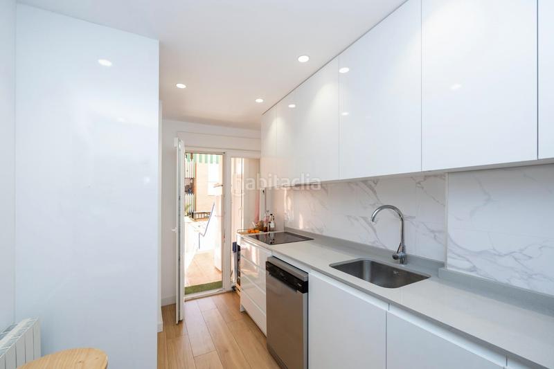 Foto b07f9776-aacb-48e9-a0bb-e3acc46b62ce. Pis amb calefacció a Crta. De la Sierra Granada