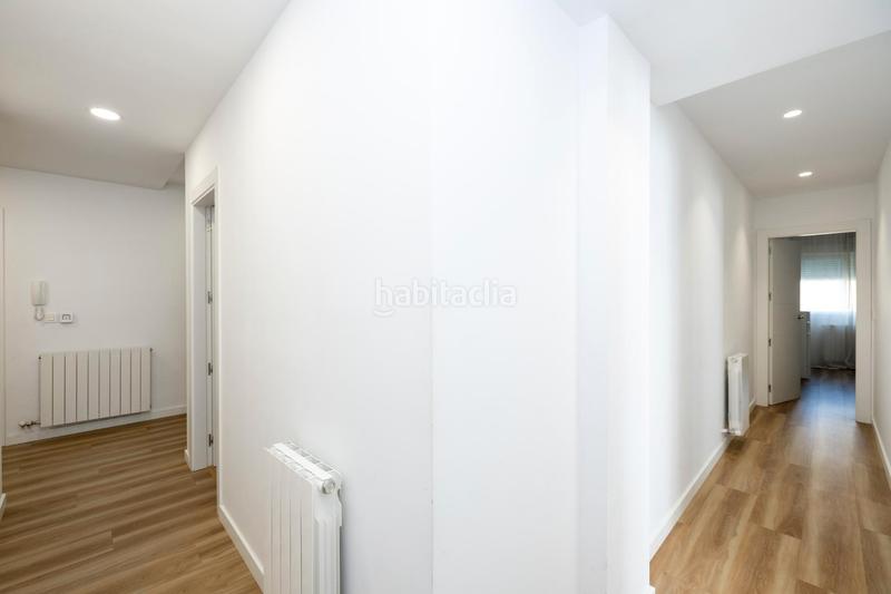 Foto c7a4fce8-7ea2-4fb0-b19f-feb185ed159a. Pis amb calefacció a Crta. De la Sierra Granada