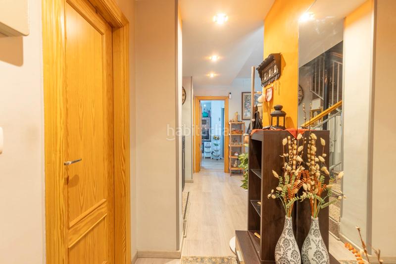 Foto 2e681bca-a0a5-4ad4-b5d3-6792a2a24d81. Casa adossada amb xemeneia calefacció aparcament a Vegas del Genil