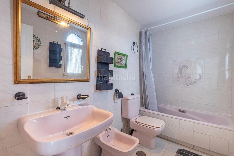 Foto e0030111-f2e8-4264-bf34-52f8d7259c77. Maison jumelée avec cheminée piscine dans Jun