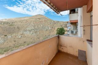 Appartamento  Calle vista blanca. Ponemos a la venta esta vivienda en cenes de la vega, a solo uno