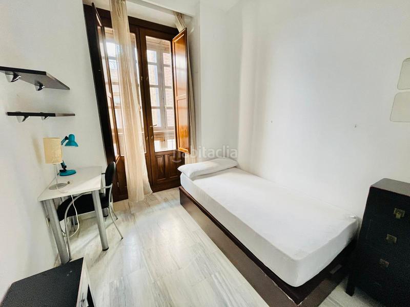 Foto 41d0394e-cd9e-4d37-a365-63ff8955bd0b. Rent flat with heating in Centro - Sagrario Granada