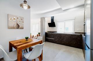 Appartement  Avenida de américa. Se vende espectacular vivienda de tres dormitorios y un baño, ub