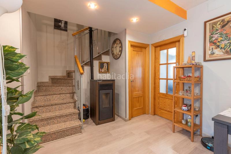 Foto b82ad088-22c6-4faa-8022-667b3b0a55ad. Casa adossada amb xemeneia calefacció aparcament a Vegas del Genil