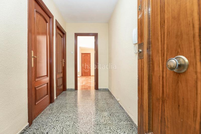 Foto a4f21cb6-3175-4dc8-b409-404bc7ef41f8. Appartamento con parcheggio in Barrio de Zaidín Granada