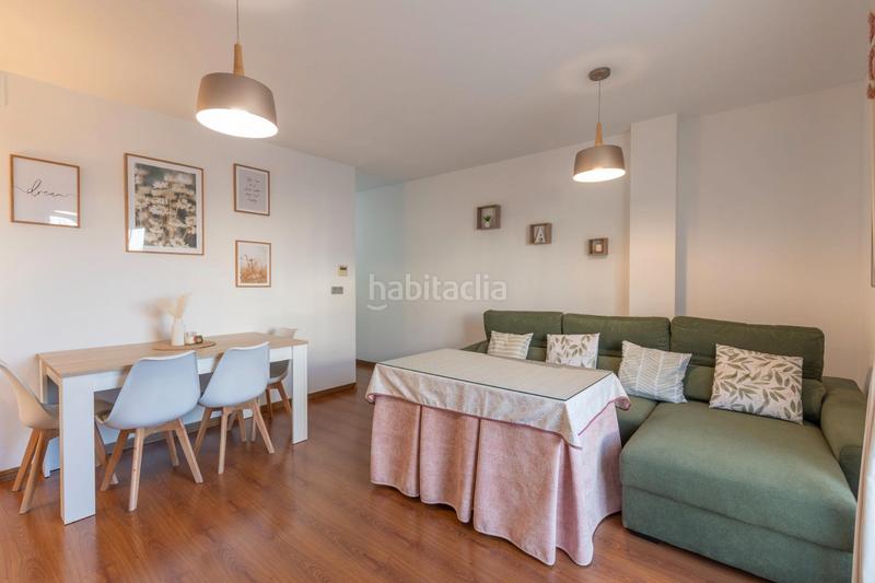 Foto 7f2e2178-be65-43cd-95c5-873d652f0566. Etagenwohnung mit heizung parking in Las Tres Cruces Armilla