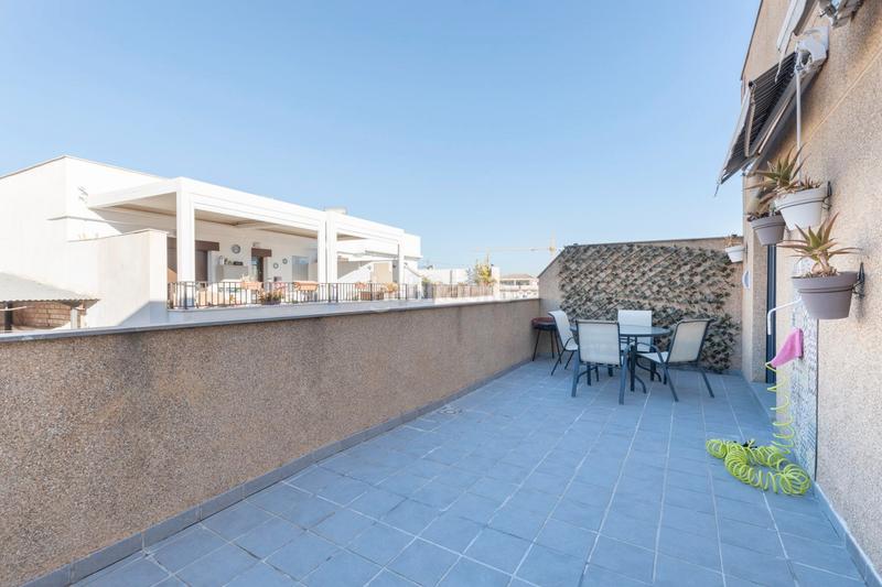 Foto e3ec575a-951a-480a-b94d-072b047accc6. Etagenwohnung mit heizung parking in Las Tres Cruces Armilla