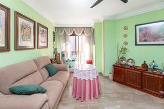 Pis  Avenida de la constitución. En plena avenida de la constitución, una de las zonas más emblem