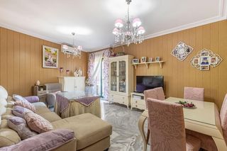 Pis  Paseo del emperador carlos v. Este atractivo piso se encuentra ubicado en la codiciada zona de