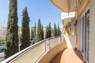 Pis  Carretera de málaga. Ponemos a la venta este fantástico piso situado en una privilegi